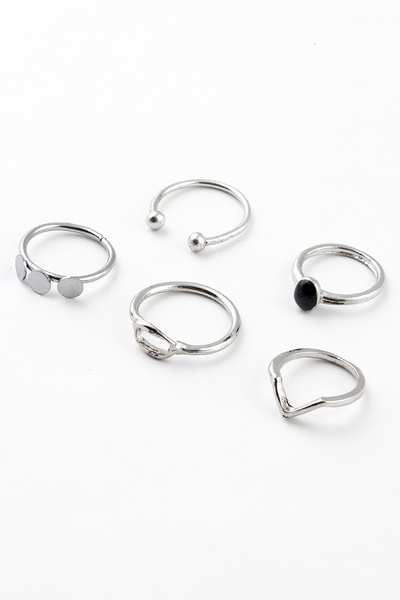 Sortie Aksesuar مجموعة خواتم مكونة من 5 قطع مع شكل حجر أسود وقمة مميزة