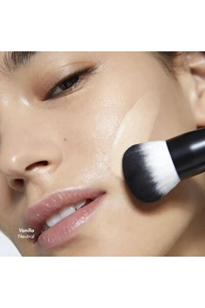 Oriflame THE ONE Illuskin Glow Reflective Foundation, Vanilla Neutral, 30 ml