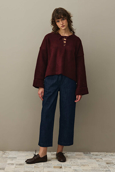 Fahhar سترة بتفاصيل دانتيل باللون العنابي