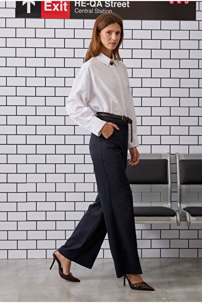 HEQA Παντελόνι με λεπτομέρεια σχισμής σε μπλε ναυτικό