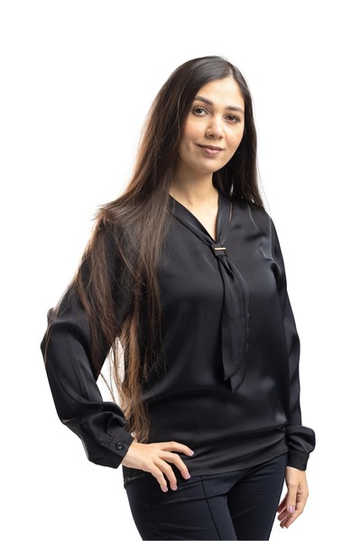 SUGA Chic satin blouse