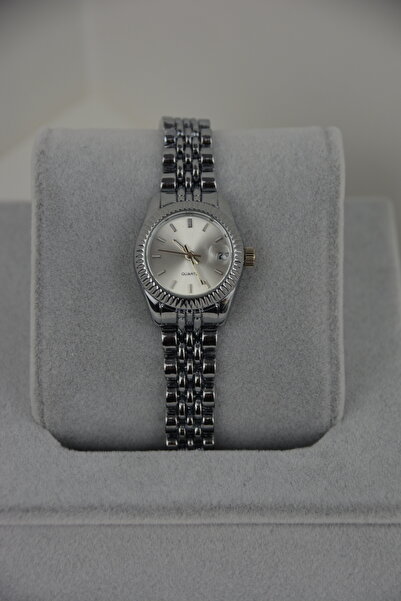 QUARTZ Kadın Kol Saati Gümüş Renk Tırtıklı Çerçeve Takvimli Metal Kordon