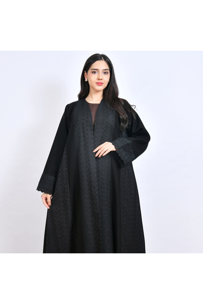HAWRAA ABAYA عباية سوداء أنيقة مع تداخل قماش ركامة مخرم بقَصّة ربع كلوش