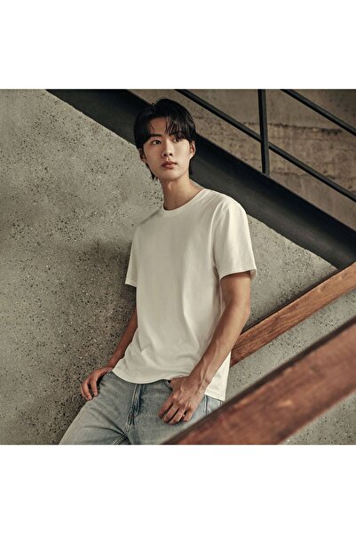 Giordano Men’s Slim Fit Tee –Lightweight & Everyday Comfort | Korea Collection