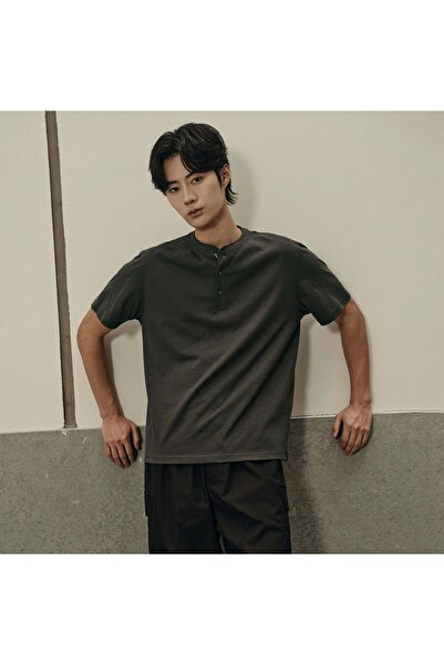 Giordano Men’s Slim Fit Crew Neck Tee – Lightweight & Everyday Essential | Korea Collection