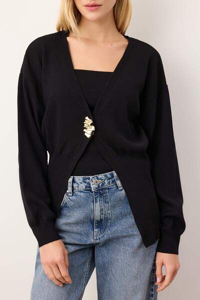 Trendyol Collection Black Button Detailed Wide Fit V-Neck Knitwear Cardigan-Blouse Set Twoaw26Hi00017