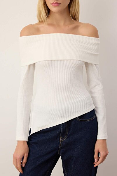 Trendyol Collection Ecru Carmen Collar Asymmetrical Fitted/Bodycon Knitted Blouse Twoaw26Bz00255