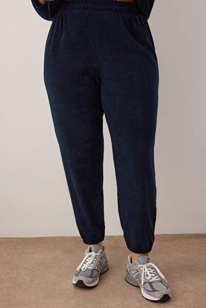 Trendyol Curve Тъмносин комплект от тренировъчен костюм с широка кройка и кърпа TBBAW26TS00000