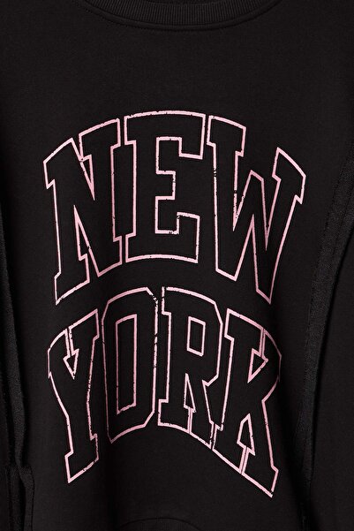 Trendyol Curve Μαύρο μπλουζάκι με στάμπα μεγάλου μεγέθους/χαλαρή εφαρμογή TBBAW26AO00014