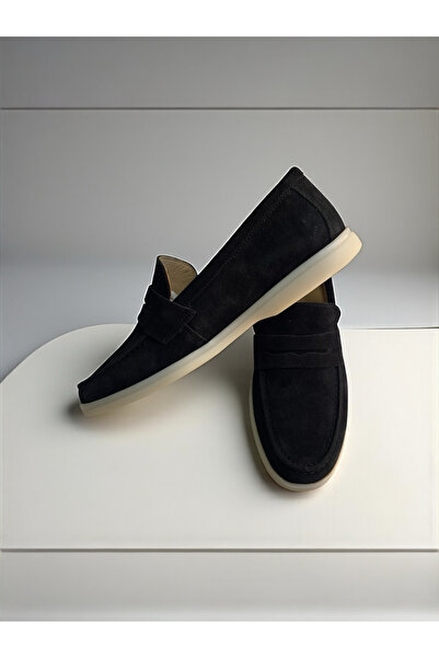 BİENKA İkonik süet mokasen (loafer)Büyük ölçüde elle üretilen bu yumuşak ve hafif model