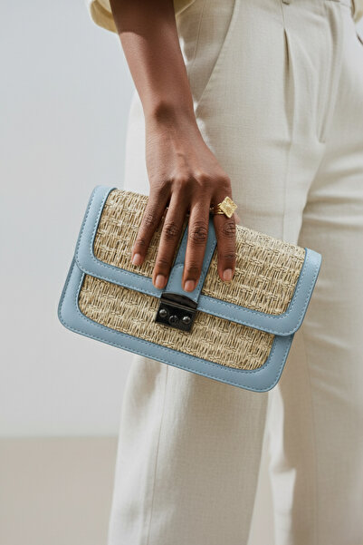 birizmoda Kadın Deri Hasır Görünümlü Tokalı El ve Omuz Çantası - Mavi