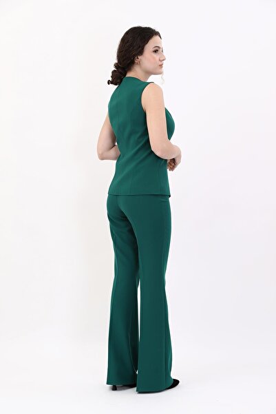 ÖNDER ÖZSOY Kare Yaka Kuplu Yelek & İspanyol Paça Pantolon-Zümrüt