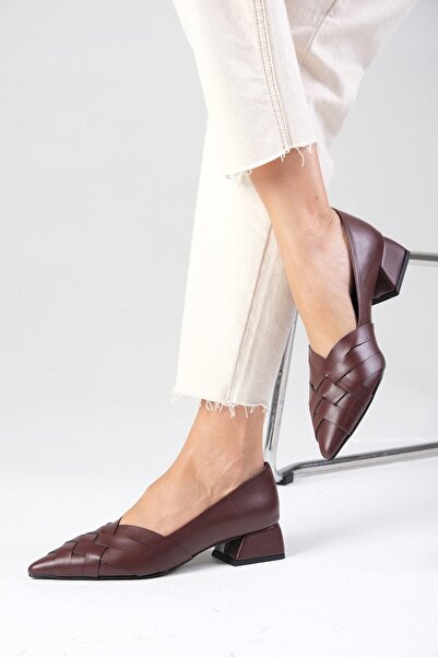 Mio Gusto Dámské boty na nízkém podpatku Peyton Burgundy Pointed Toe