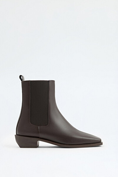 LUTVELIZADE Bot 2303 - Küt Burun Yanları Lastikli Acı Kahve Kadın Bot