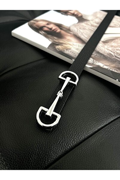 Fiori Černý tenký dámský pásek s dlouhou stříbrnou přezkou, pásek na kabát, pásek na košile, pásek na šaty