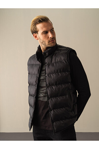 Xint Black Regular Fit Puffer Vest