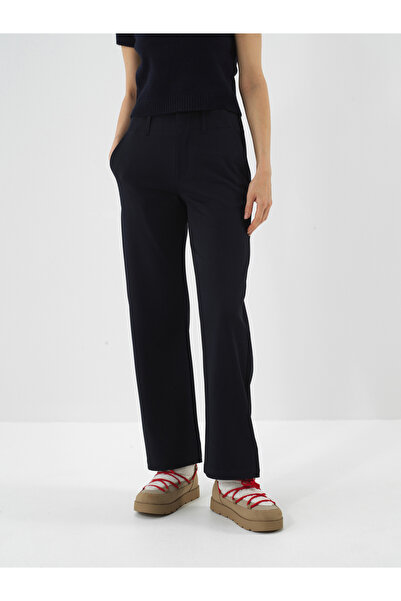 Xint Kadın Lacivert Esnek Dokulu Regular Fit Pantolon