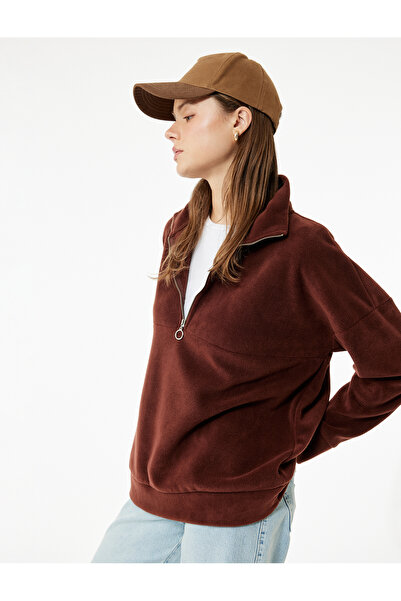 Koton سويت شيرت صوف شيرت كبير الحجم بأكمام طويلة وسحاب نصفي