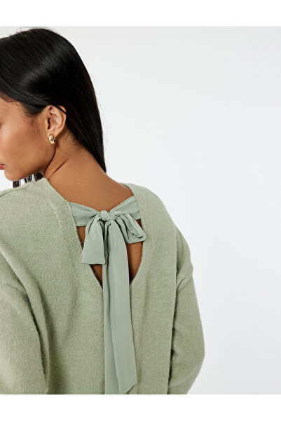 Koton Pulover de tricotaj cu mânecă lungă, cu decolteu, cu detaliu de fundă la spate