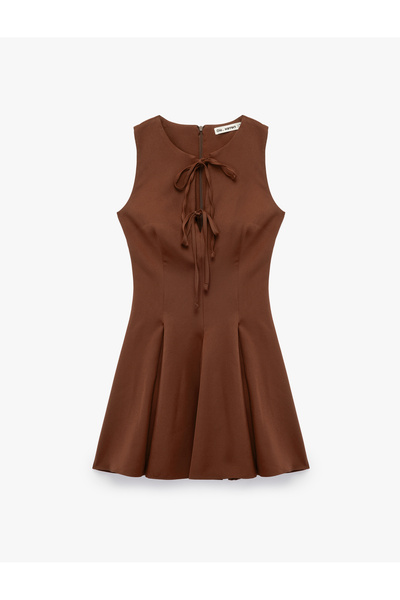 Koton Μίνι φόρεμα με κορδόνια με φιόγκο χωρίς μανίκια σε γραμμή Α