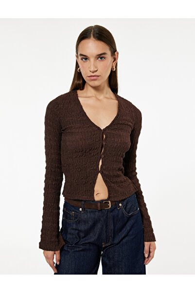 Koton Μακρύ ισπανικό μανίκι με κουμπιά σε σχήμα V με κουμπιά