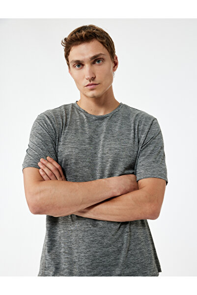 Koton Regular Fit Kısa Kollu Dikiş Detaylı Desenli Bisiklet Yaka Spor Tişört