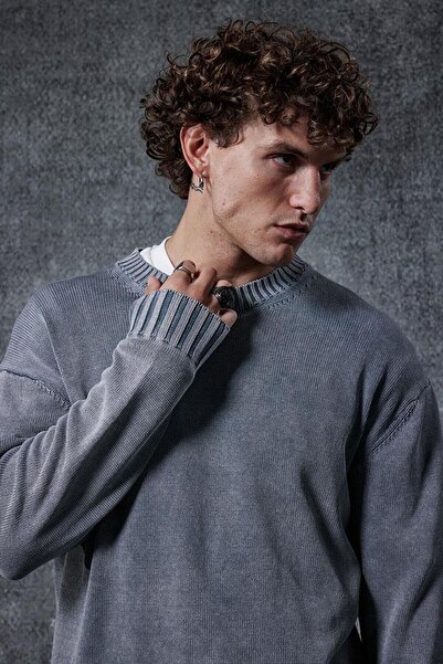 ablukaonline Ανδρικό πλεκτό πουλόβερ με λαιμόκοψη oversized σε γκρι χρώμα