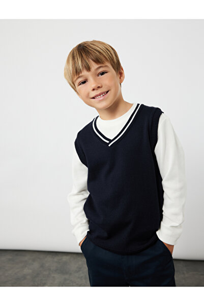 Koton Şerit Detaylı Kolsuz V Yaka Triko Okul Süveteri