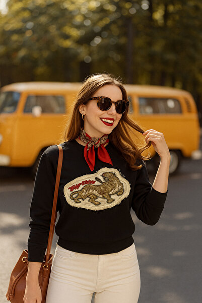 GZ Design Black Fleece Sweatshirt with Tiger Motif