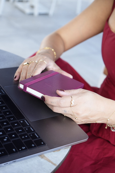 Victoria's Journals Classic 2026 Weekly Pocket Diary A6 (9X14 cm) Hard Cover.