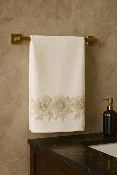 Çeyiz Bahçesi باباتيا منشفة مخملية مزينة بالدانتيل الفرنسي 50&90