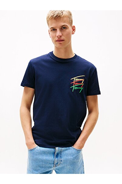 Tommy Hilfiger تي شيرت تومي هيلفيغر رجالي بشعار جرافيكي باللون الأزرق الداكن من الخلف