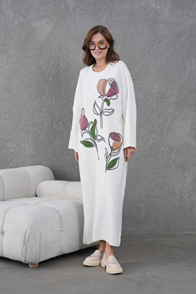 Miss Allos Γυναικείο μακρύ πλεκτό φόρεμα με φαρδύ κορμό, με χάντρες και κέντημα στο μπροστινό μέρος