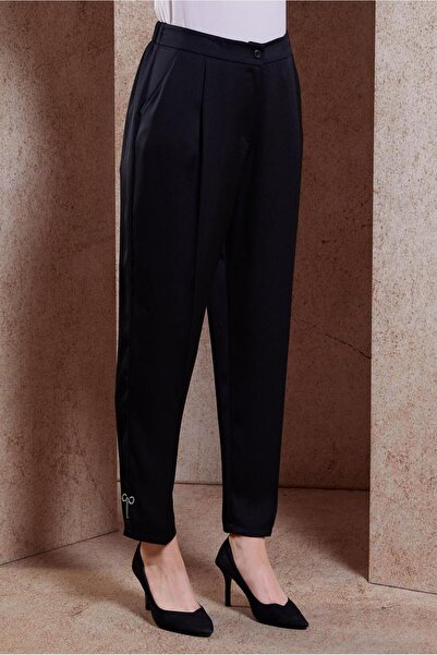 Alvina 70741 Model Satin Textured Carrot Pants