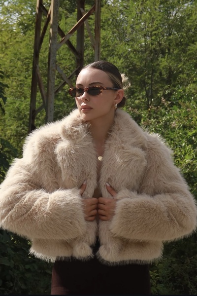 Lui Meist Bej Limited Edition Yumuşak Dokulu Kruvaze Yaka Suni Kürk Mont