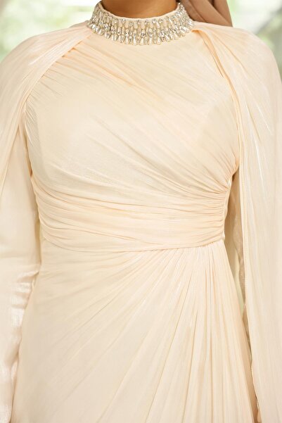 Olcay Rochie de seară din mătase Yoryo, cu detaliu de pelerină cu pietre pe guler, CREAM 1247
