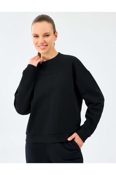 SKECHERS W Essential Crewneck Sweatshirt S2610011 Sweatshirt Kadın Sweatshirt SİYAH