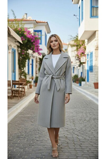 trendlina Long Coat with Belt at the Waist