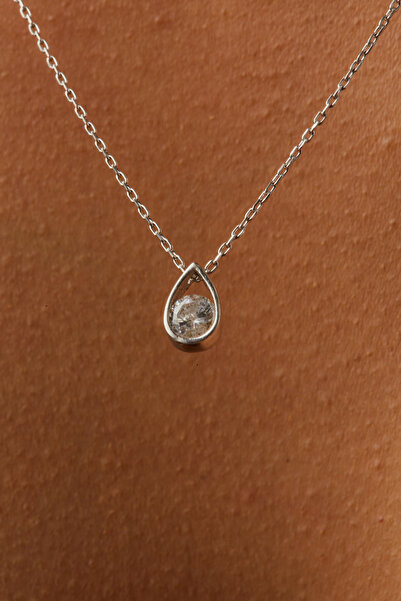 Joy of Jade Parıl Kolye 1 Mikron Rodyum Kaplama (925 Ayar Gümüş Üzerine) Zirkonyum