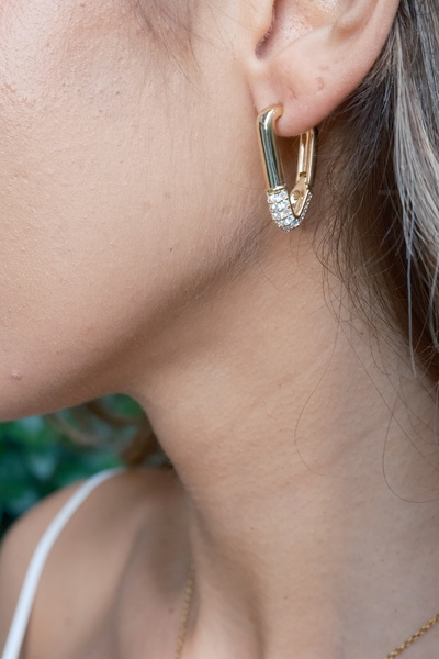 GİS JEWELRY Steel Triangle Stone Earrings