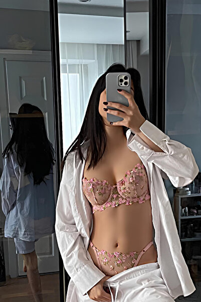 Fleur de Lingerie Princess puha virágos csipke részletes Underwire melltartó bugyi szett