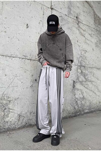 serline Φαρδιά αθλητική φόρμα με λεπτομέρεια με ριγέ κουμπιά