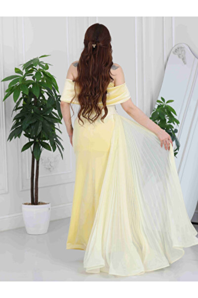 Nice Model Yellow Velvet Off Shoulder Gown Pearl Beaded Bodice Pleated Formal Evening Prom Party Dress