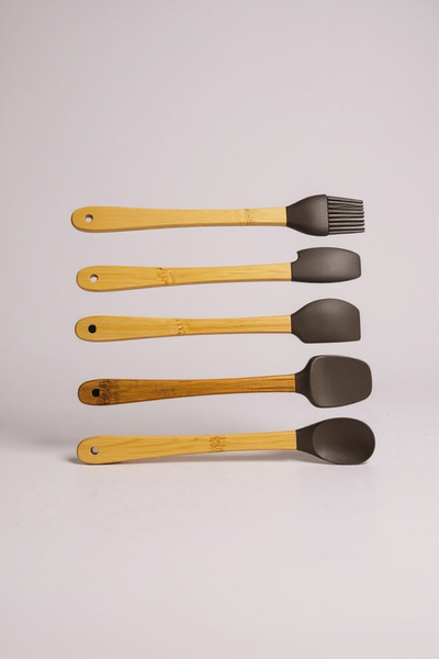 Amentes مجموعة من 5 ملاعق سيليكون بمقبض من الخيزران (بني)