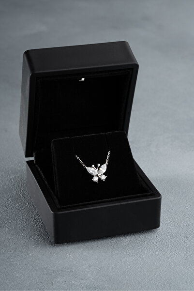 ESSARE 925 Ayar Gümüş Işıklı Kutuda Rodyum Kaplama Beyaz Taşlı Kelebek Kolye