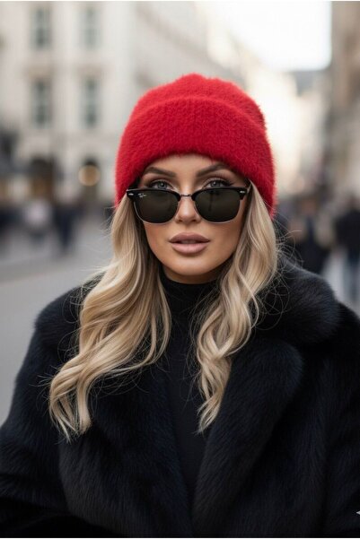 Goldmine قبعة نسائية من الفرو الناعم باللون الأحمر