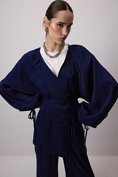 Touché Privé Biye Belt Textured Suit