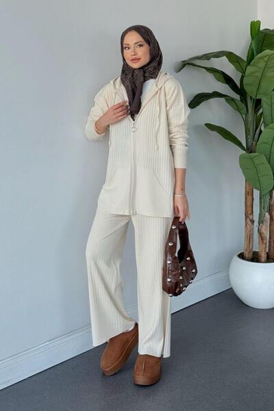 Şulemoda Giyim كريم إنجي كابوندج تي (Enji Kapshonlu Takım Krem)