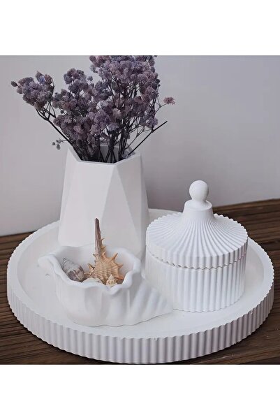 Zigzag Home Set decorativ de 4 piese: vază geometrică, tavă cu dungi, cutie cu capac, suport pentru lumânări din scoici de mare.