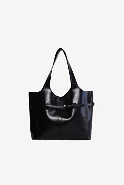 MARSEPTUN حقيبة إيفر كيمير باللون الأسود غير اللامع مع تفاصيل مشبك الحزام